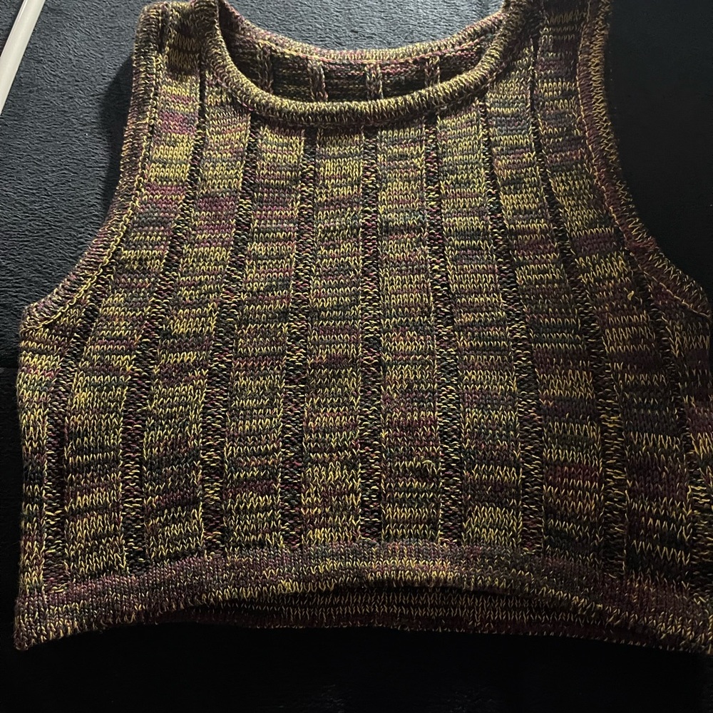 cropped tank top